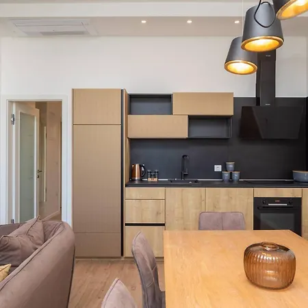 Dedaj - Tina Apartman *