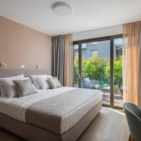 Apartman Dedaj - Tina *